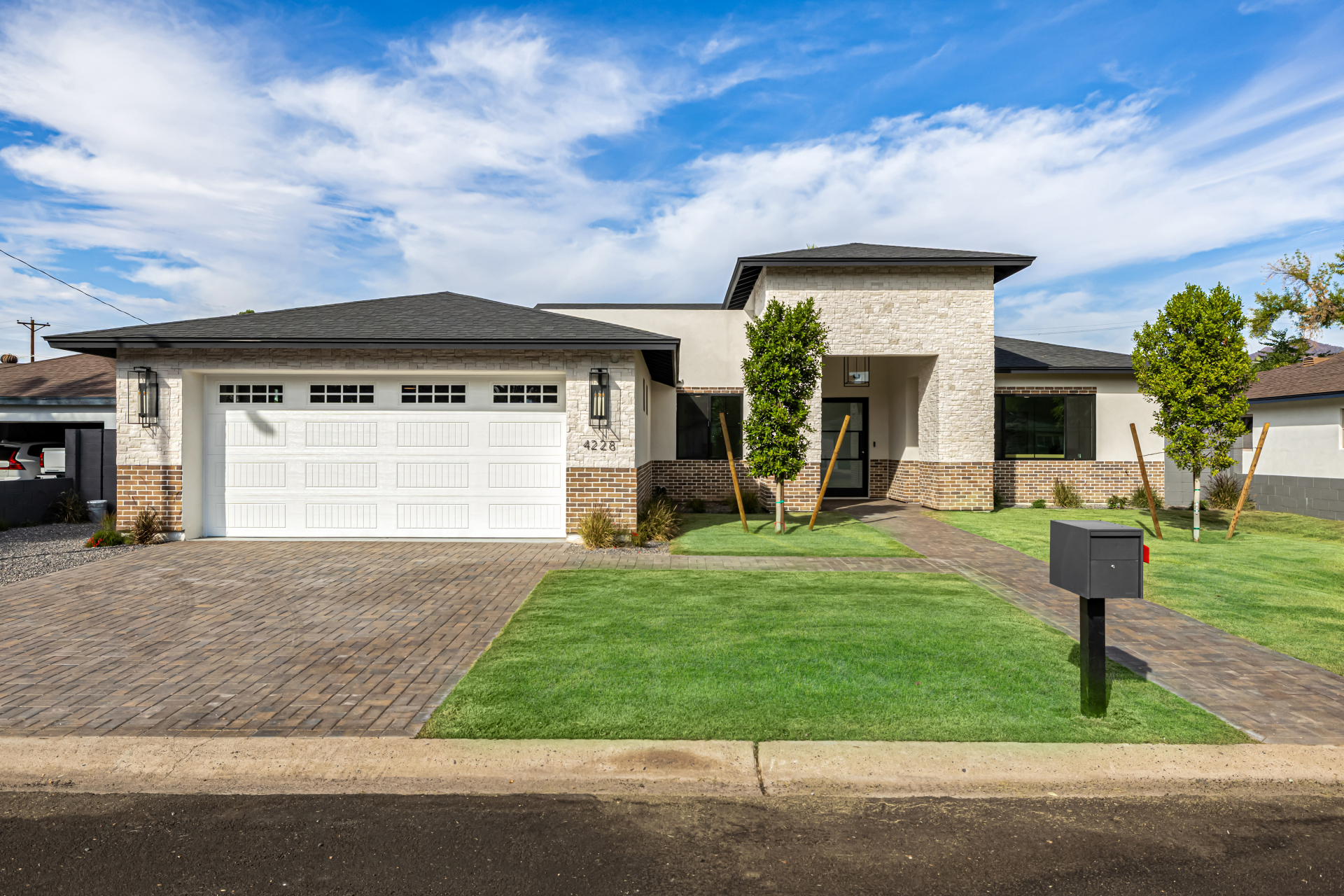 4228 E Avalon Dr